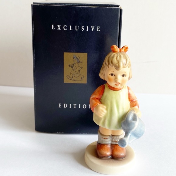Hummel Figurine Nature’s Gift Exclusive Edition - Picture 2 of 10